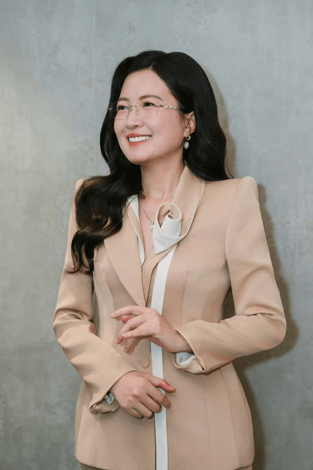 Mrs. Nguyễn Thị Thạch Thảo